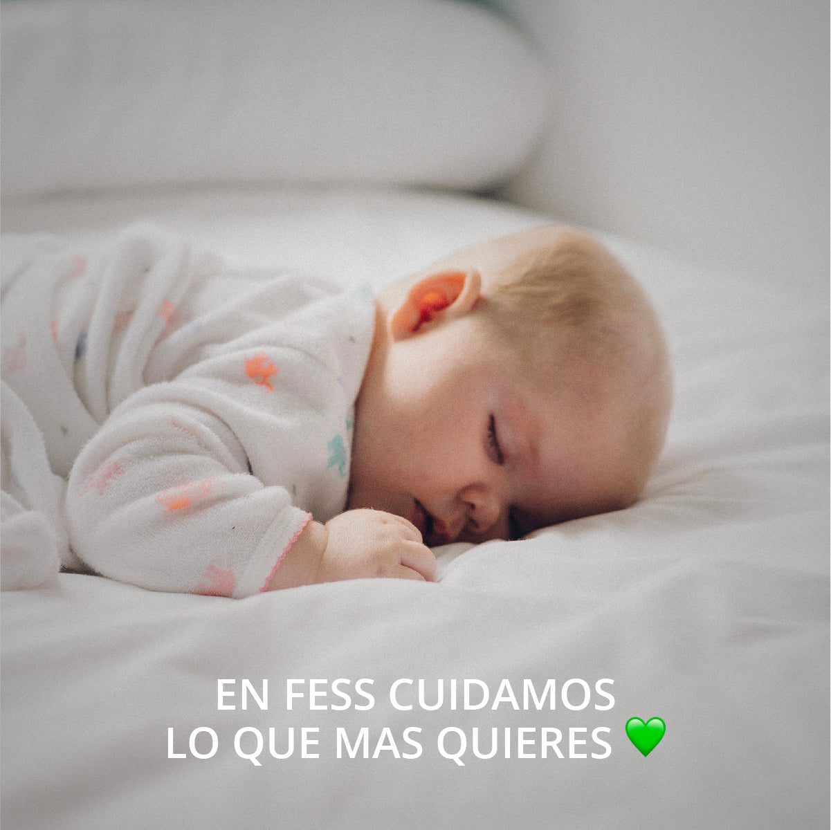 Desinfectante natural de ácaros y chinches para almohadas, textiles, colchón y otras zonas donde se acumula el polvo. Ayuda a evitar alergias derivadas al polvo de las casas.