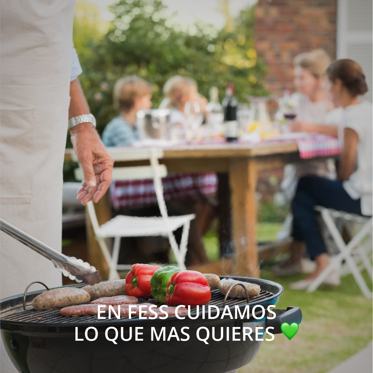 Repelente natural de mosquitos, mosco, zika, chinkungunya para casa y jardín. Es ideal para los días al aire libre, ya que repela de manera efectiva a los mosquitos. Protege a tus seres queridos con productos naturales.